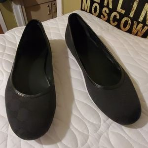 Gucci flat black shoes
